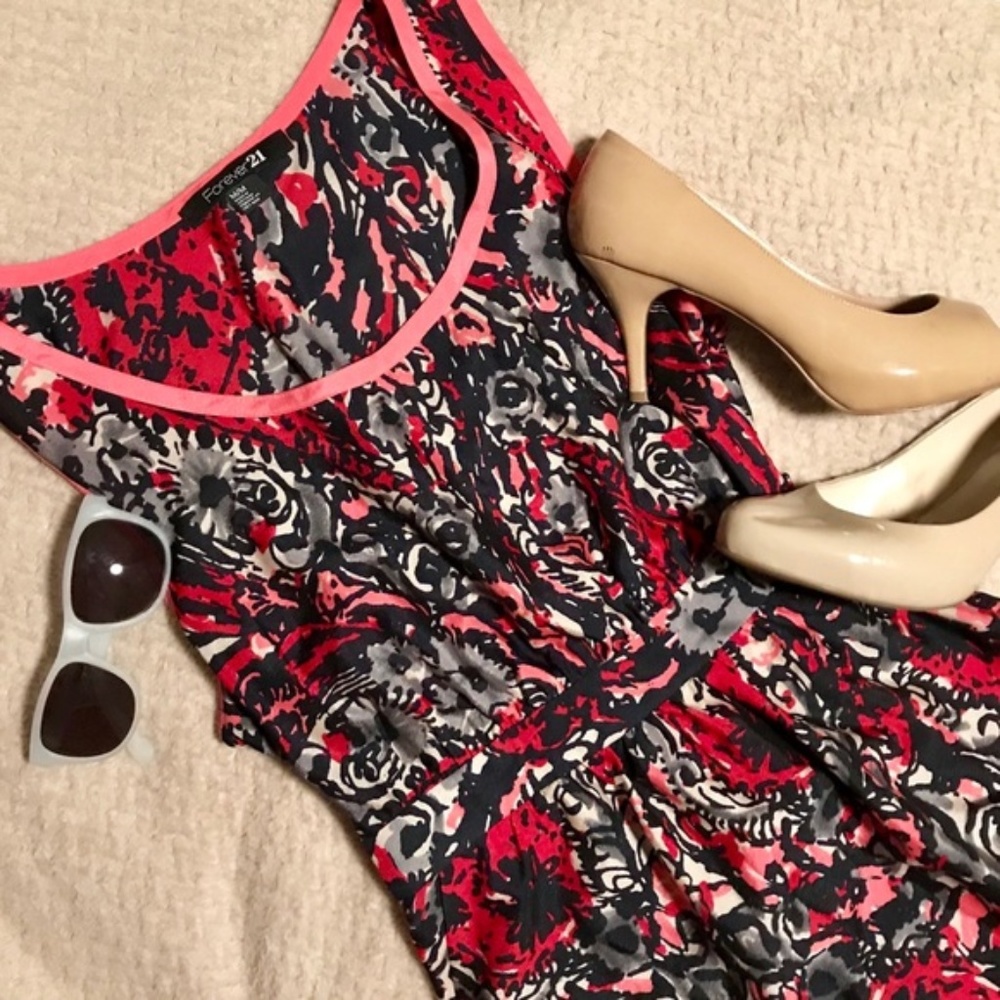 Floral Forever 21 sundress with pockets size M